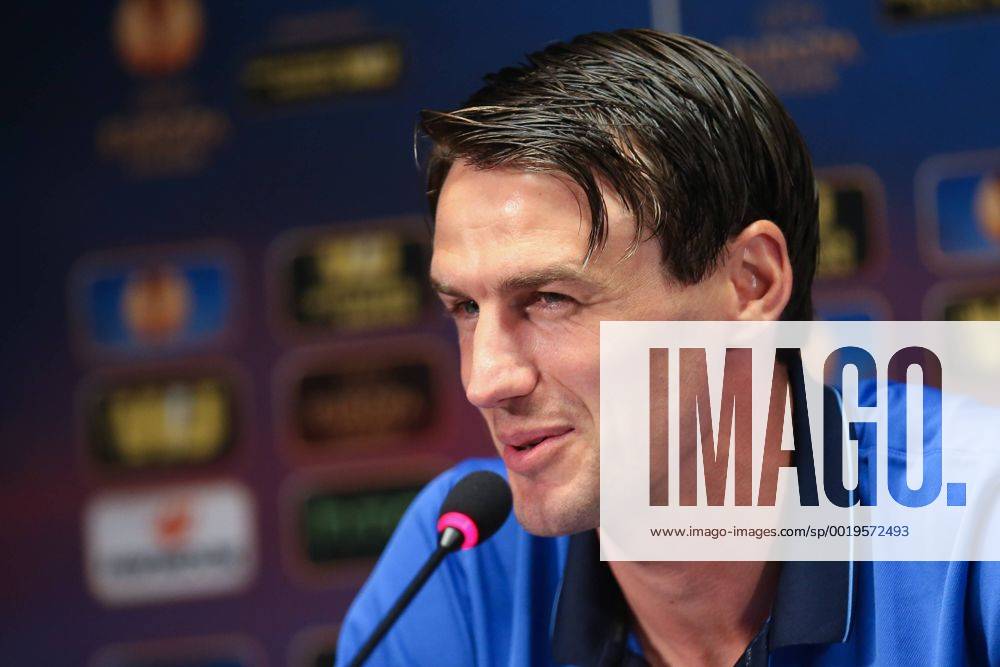 - BRUGGE, BELGIUM: Club s Davy De Fauw pictured during a press conference PK Pressekonferenz of Club Brugge, in Brugge stadium, Wednesday 15 April 2015. Belgian first league soccer team Club Brugge will play tomorrow a first leg quarter final game of Uefa Europa League competition against Ukrainian soccer club Dnipro. BRUNOxFAHY x04604561x
