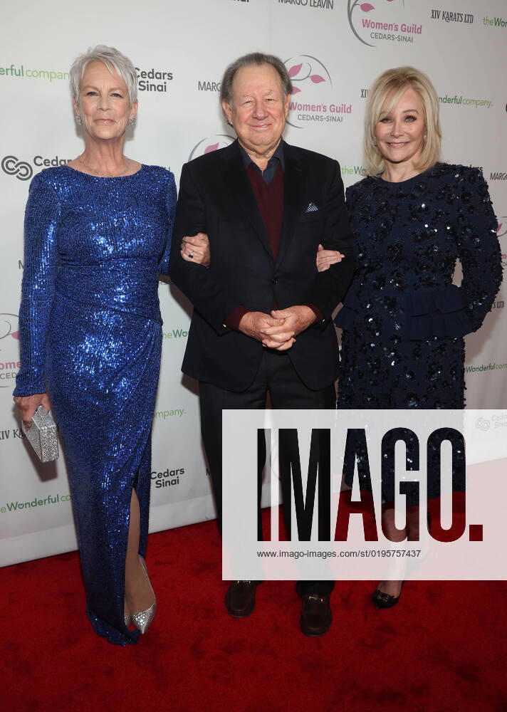 Beverly Hills, California - Jamie Lee Curtis, Fred Rosen, Nadine Schiff-Rosen. Womenâ€⠢s Guild Cedars-Sinai Disco Ball held at The Beverly Hilton Hotel in Beverly Hills. Beverly Hills USA - ZUMAa123 20221130_zaa_a123_004