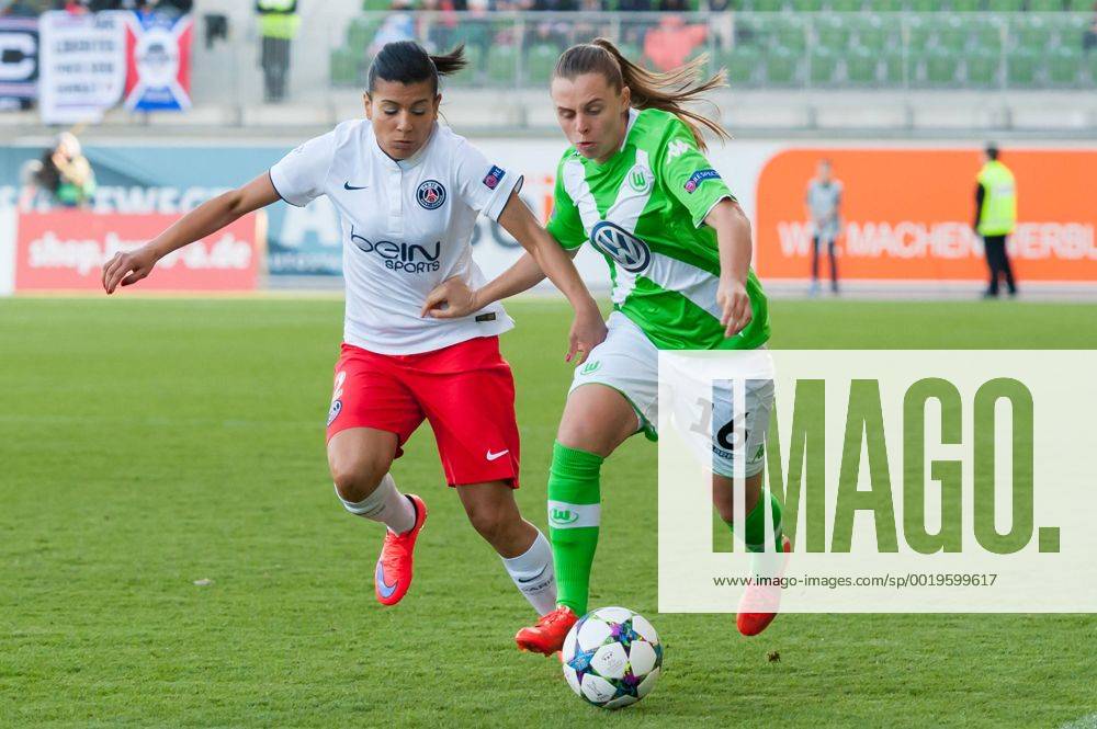 V.li.: Kenza Deli (Paris Saint-Germain) im Zweikampf mit Noelle Maritz (VfL Wolfsburg), Fussball, UEFA Women s Champions League, VfL Wolfsburg - Paris Saint-Germain,