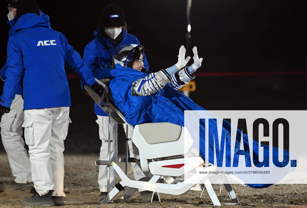 (221204) -- DONGFENG LANDING SITE, Dec. 4, 2022 -- Astronaut Liu Yang is out of the return capsule of the Shenzhou-14 manned spaceship at the Dongfeng landing site in north China s Inner Mongolia Autonomous Region, Dec. 4, 2022. The return capsule of the Shenzhou-14 manned spaceship, carrying astronauts Chen Dong, Liu Yang and Cai Xuzhe, touched down at the Dongfeng landing site safely on Sunday. ) (EyesonSci)CHINA-SHENZHOU-14-RETURN (CN) LianxZhen
