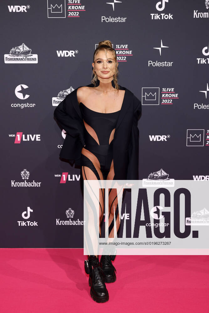 Presenter Lola Weippert at the 23 award ceremony of the 1Live Krone 2022 in the Jahrhunderthalle Bochum, 08 12 2022 NRW Germany
