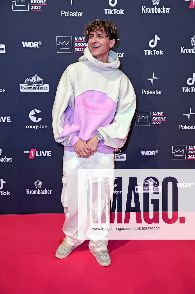 Lukas Rieger at the 1live Krone 2022 in the Jahrhunderthalle in Bochum on 08 12 2022
