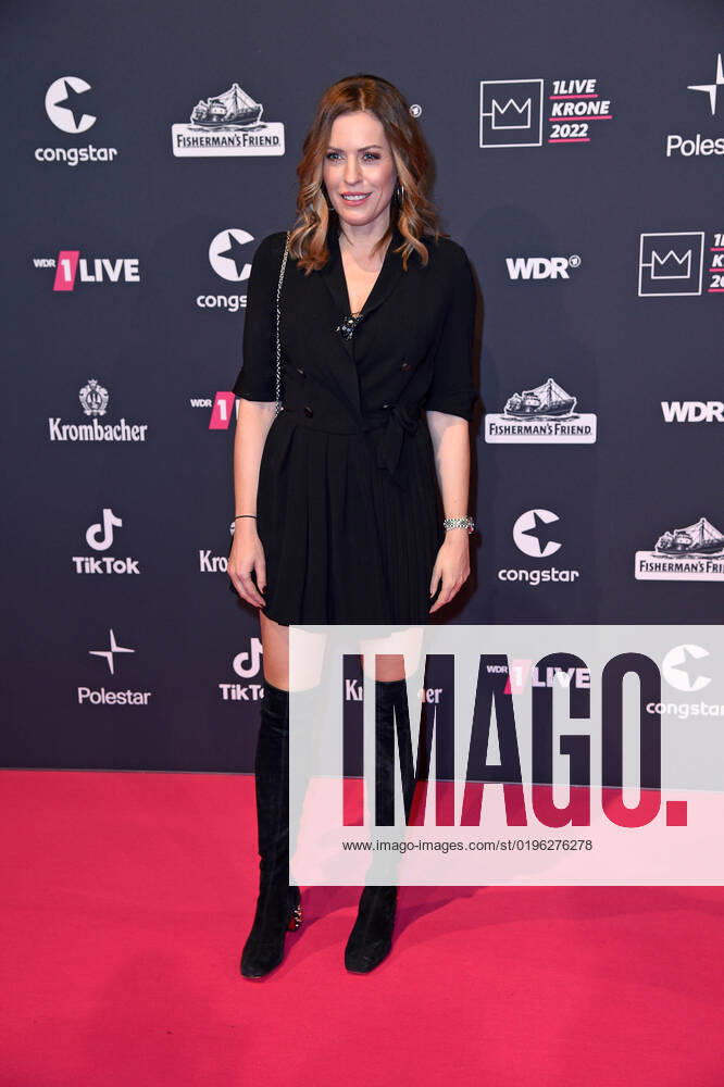 Jule Goelsdorf at the 1live Krone 2022 in the Jahrhunderthalle in Bochum on 08 12 2022