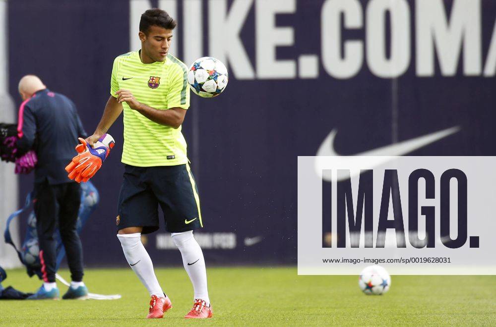Barcelona - UEFA Champions League 2014 2015 - Training FC Barcelona - Rafinha Alcantara -
