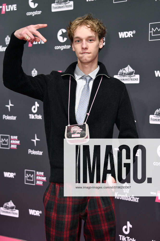 Makko at the 23 award ceremony of the 1Live Krone 2022 in the Jahrhunderthalle Bochum, 08 12 2022 Foto:xN.xKubelkax xFuturexImage