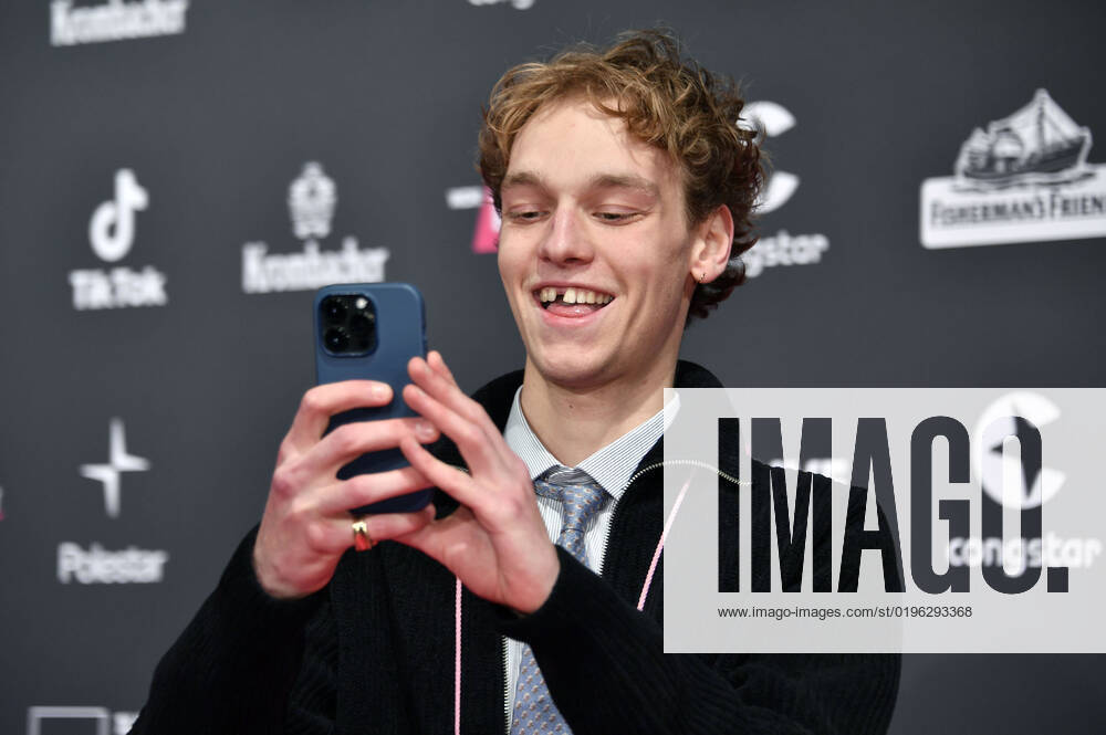 Makko at the 23 award ceremony of the 1Live Krone 2022 in the Jahrhunderthalle Bochum, 08 12 2022 Foto:xN.xKubelkax xFuturexImage