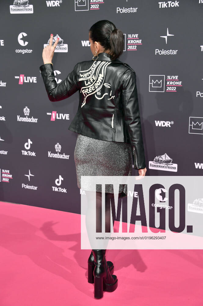 Donya Farahani at the 23 award ceremony of the 1Live Krone 2022 in the Jahrhunderthalle Bochum, 08 12 2022 Foto:xN.xKubelkax xFuturexImage