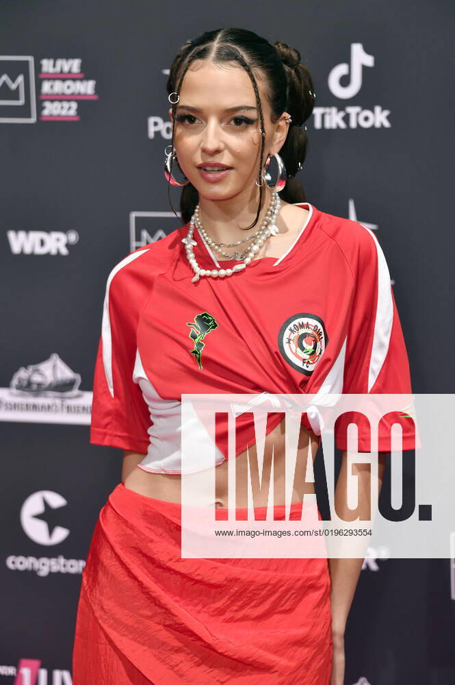 Nina Chuba at the 23 award ceremony of the 1Live Krone 2022 in the Jahrhunderthalle Bochum, 08 12 2022 Foto:xN.xKubelkax xFuturexImage