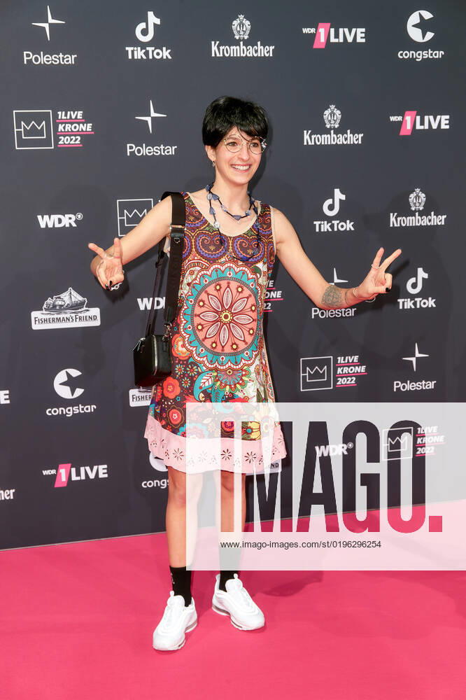 1LIVE Krone award ceremony in Bochum Shirli Miller how2shirli How To Shirli on the red carpet at the 1LIVE Krone award ceremony in the Jahrhunderthalle in Bochum