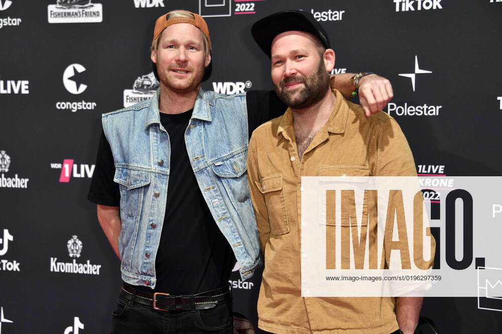 Jojo Berger and Andy Berger from Querbeat at the 23 award ceremony of the 1Live Krone 2022 in the Jahrhunderthalle Bochum, 08 12 2022 Foto:xN.xKubelkax xFuturexImage