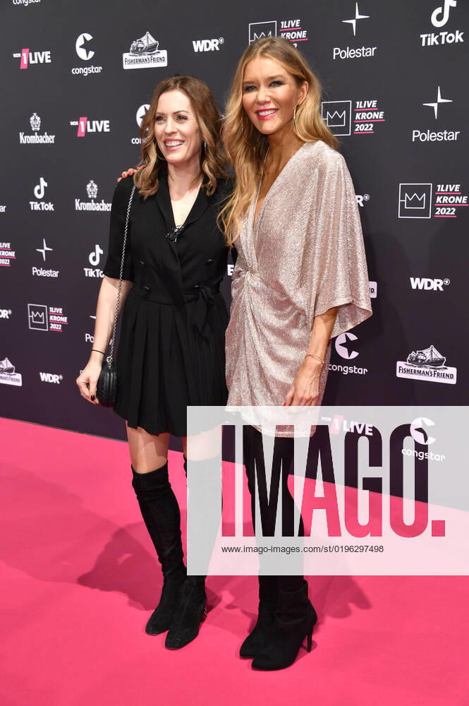 Jule Gölsdorf and Laura Karasek at the 23 award ceremony of the 1Live Krone 2022 in the Jahrhunderthalle Bochum, 08 12 2022 Foto:xN.xKubelkax xFuturexImage