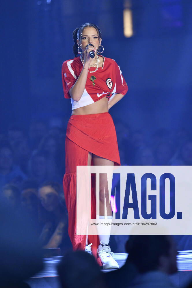 Nina Chuba at the 23 award ceremony of the 1Live Krone 2022 in the Jahrhunderthalle Bochum, 08 12 2022 Foto:xN.xKubelkax xFuturexImage