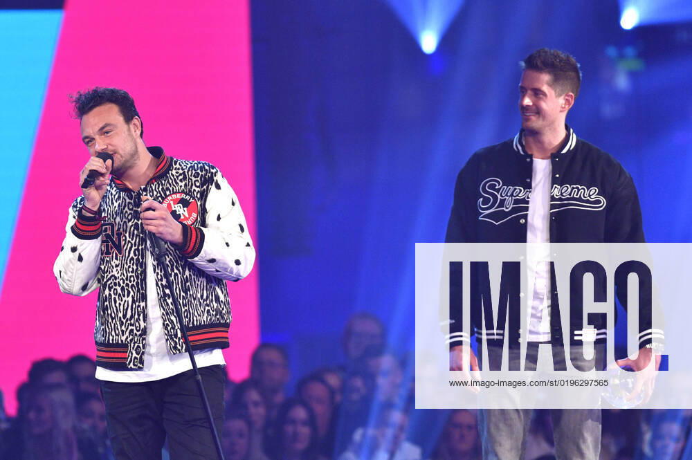 Dag Alexis Kopplin and Vincent Stein from SDP at the 23 award ceremony of the 1Live Krone 2022 in the Jahrhunderthalle Bochum, 08 12 2022 Foto:xN.xKubelkax xFuturexImage