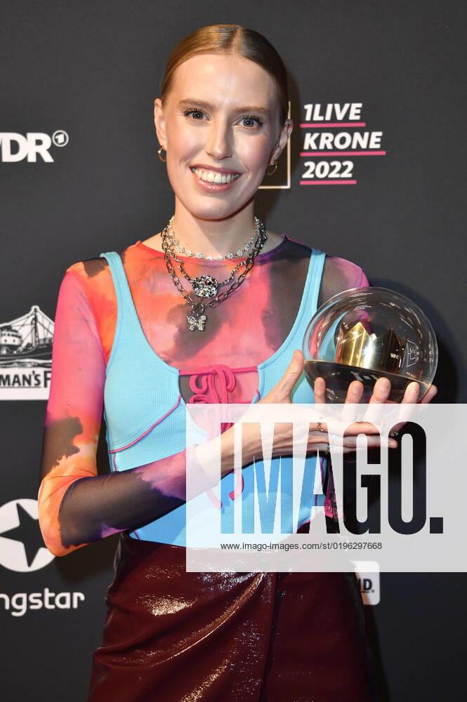 Lea at the 23 award ceremony of the 1Live Krone 2022 in the Jahrhunderthalle Bochum, 08 12 2022 Foto:xN.xKubelkax xFuturexImage