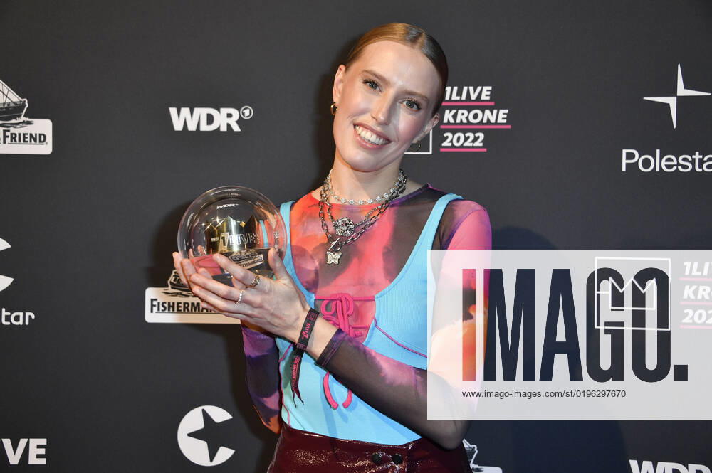 Lea at the 23 award ceremony of the 1Live Krone 2022 in the Jahrhunderthalle Bochum, 08 12 2022 Foto:xN.xKubelkax xFuturexImage