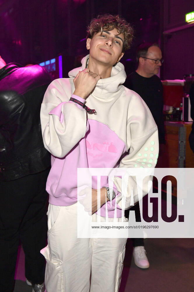 Lukas Rieger at the 23 award ceremony of the 1Live Krone 2022 in the Jahrhunderthalle Bochum, 08 12 2022 Foto:xN.xKubelkax xFuturexImage