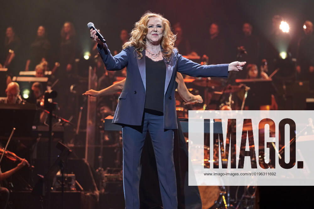 Carol Decker T Pau live at Night of the Proms 2022 at ZAG Arena Hannover, 08 12 2022 Foto:xU.xFuturexImage