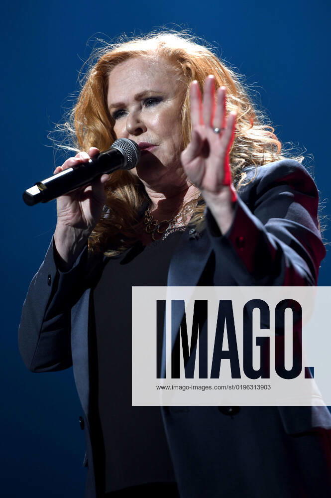 Carol Decker T Pau live at Night of the Proms 2022 at ZAG Arena Hannover, 08 12 2022 Foto:xC.xNiehausx xFuturexImage