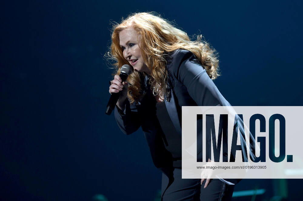 Carol Decker T Pau live at Night of the Proms 2022 at ZAG Arena Hannover, 08 12 2022 Foto:xC.xNiehausx xFuturexImage