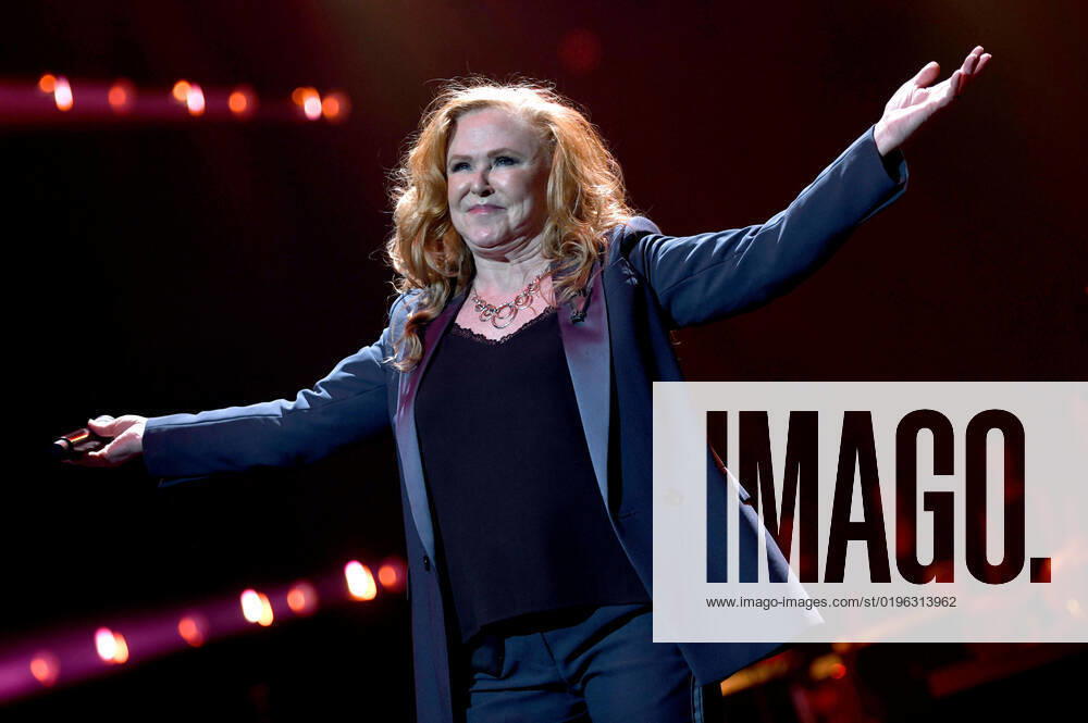 Carol Decker T Pau live at Night of the Proms 2022 at ZAG Arena Hannover, 08 12 2022 Foto:xC.xNiehausx xFuturexImage