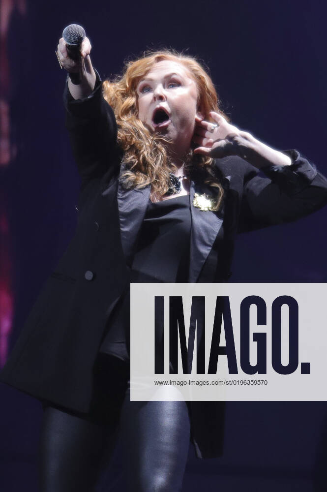 Carol Decker TÂ Pau live at the Night of the Proms 2022 at the Barclay Card Arena Hamburg, 09 12 2022 Foto:xFuturexImage