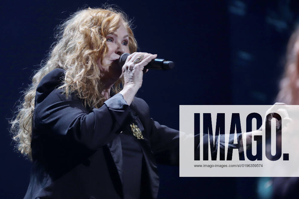 Carol Decker TÂ Pau live at the Night of the Proms 2022 at the Barclay Card Arena Hamburg, 09 12 2022 Foto:xFuturexImage