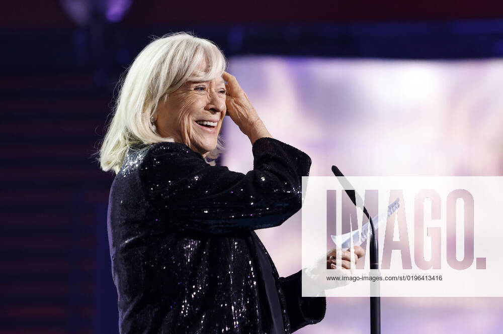 Margarethe von Trotta receives the Lifetime Achievement Award at the 35 European Film Awards ceremony at Harpa Concert Hall Reykjavik, 10 12 2022 Foto:xS.xGabschx xFuturexImage