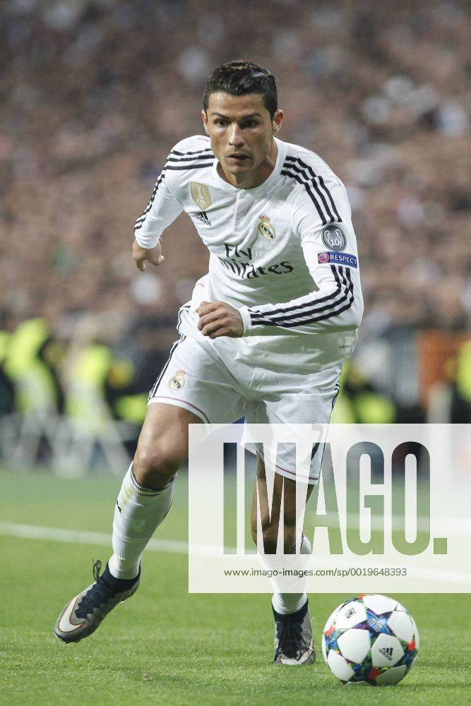 Real Madrid s Cristiano Ronaldo during quarterfinal second leg Champions League soccer match at Santiago Bernabeu stadium in Madrid, Spain. April 22, 2015. (2015042200051)