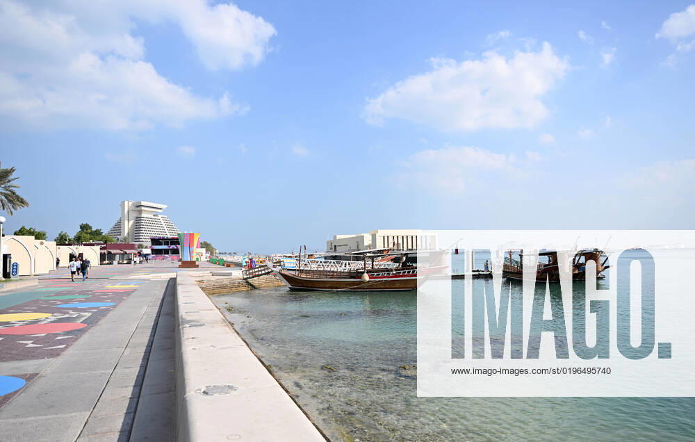 Football, men, 2022 23 season, World Cup in Qatar, Doha, West Bay district in the picture beachfront, 12 12 2022,