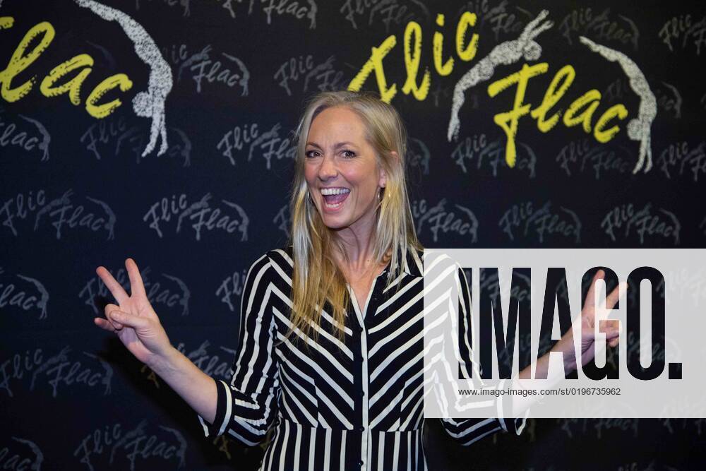 Angela FINGER ERBEN, presenter, The circus Flic Flac guest from 16 December 2022 to 8 January 2023 at the old Gueterbahnhof in Duisburg, 16 12 2022,