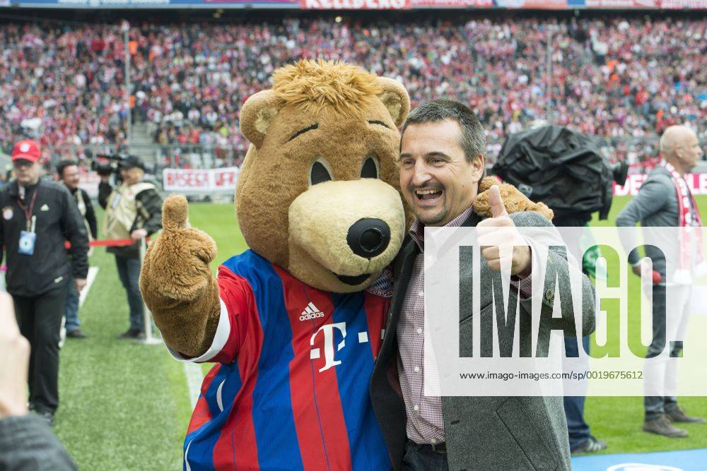 FCB gegen HSV in der Allianz Arena, 25.04.2015 im Bild: Bernie, Georg Hackl Â
