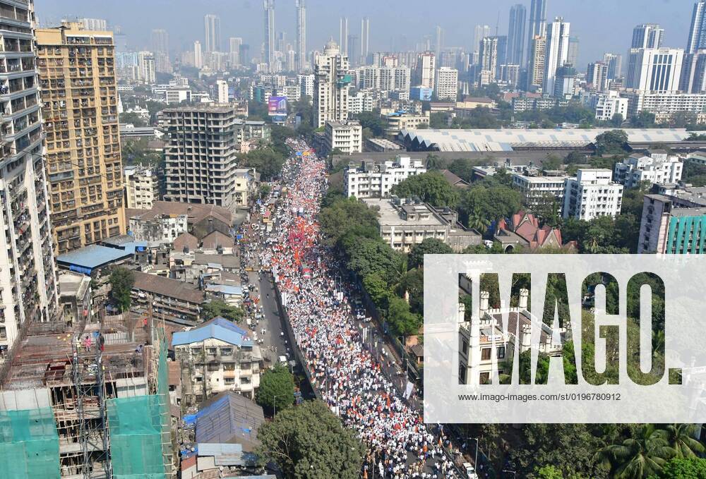 KW50 MUMBAI, INDIA ? DECEMBER 17: Massive crowd of Maha Vikas Aghadi s (MVA) workers and supporters stage Halla Bol protest march against the Eknath Shinde and Devendra Fadnavis-led state government in Maharashtra, joined by NCP chief Sharad Pawar, Shiv Sena (UBT) chief Uddhav Thackeray, Sanjay Raut, Ajit Pawar and other MVA leaders, on December 17, 2022 in Mumbai, India. (Photo by Bhushan Koyande Hindustan Times ) Maha Vikas Aghadi Holds Halla Bol Protest Rally Against Maharashtra Government