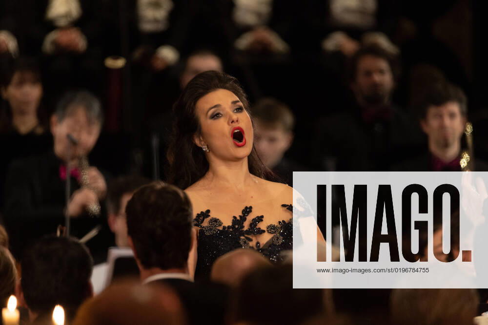 Performance bySoprano Olga Peretyatko Russia Advent concert of the state government in Bonn Cathedral NRW Minister President Hendrik Wüst and WDR Director Tom Buhrow jointly invite to the Cathedral Basilica in the federal city 17 12 2022 Bonn City Center NRW Germany