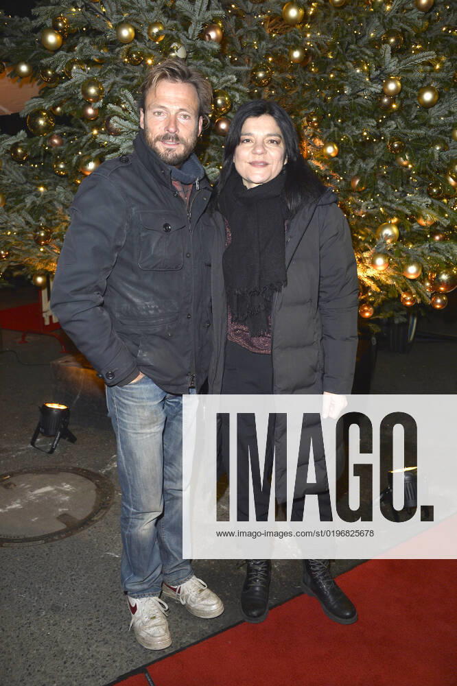 Andreas Pietschmann and Jasmin Tabatabai premiere of the Roncalli Christmas Circus Roncalli Christmas Circus Berlin 17 12 2022