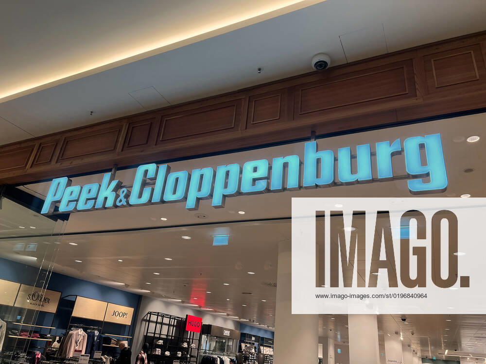 Outdoor advertising of the clothing store Peek Cloppenburg