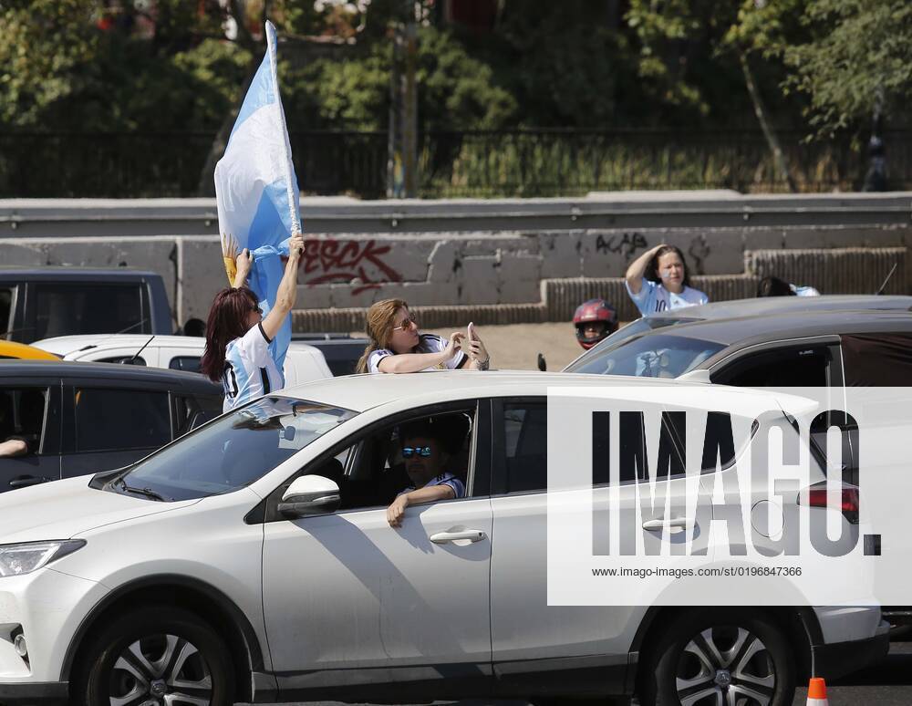 Argentines celebrate Qatars world soccer championship in Plaza Italia, won by their team at the Argentine embassy in Chile Suffering and maximum joy Juan Eduardo Lopez Aton Chile, Santiago Chile Aton 666348