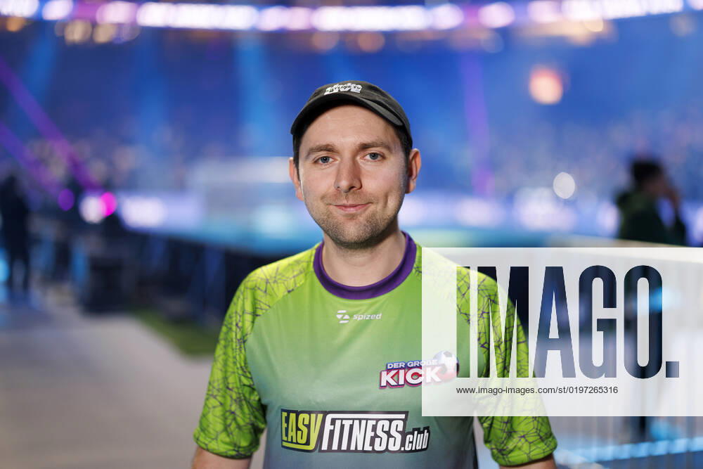 Twitch Streamer Adam Wolke Skyline TV at Joyn Live Event Football Tournament The Big Kick at Lanxess Arena Cologne, 29 12 2022 NRW Germany