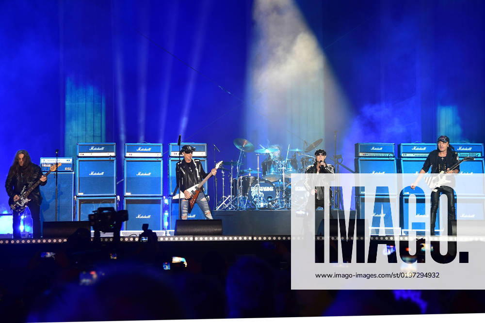 New Years Eve at the Brandenburg Gate The RockBand Scorpions CELEBRATE at the GATE at the Pariser Platz New Years Eve at the Brandenburg Gate Welcome 2023 in Berlin on 31 12 2022 Photopress Mueller