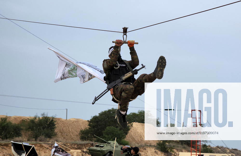 Militants of Al-Ansar Brigades, the military wing of the Palestinian al-Ahrar movement, participates in a military exercise, in Khan Younis in the southern of Gaza strip Militants of Al-Ansar Brigades, the military wing of the Palestinian al-Ahrar movement, participates in a military exercise, in Khan Younis in the southern of Gaza strip on January 01, 2023. Photo by Ashraf Amra apaimages Khan Younis Gaza Strip Palestinian Territory 010123_KHANYOUNIS_ASH_1_00 (40)