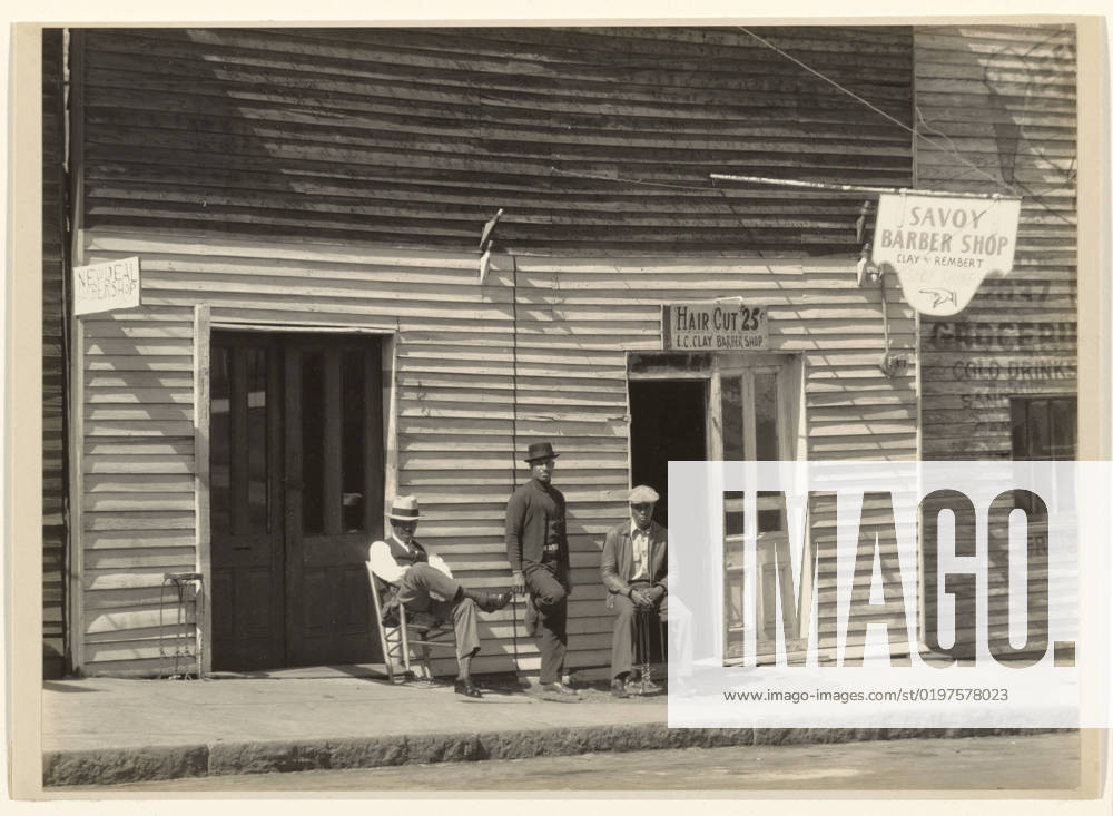Sidewald Portrait of Three Men, Vicksburg, Mississippi. Walker Evans (American, 1903 - 1975)