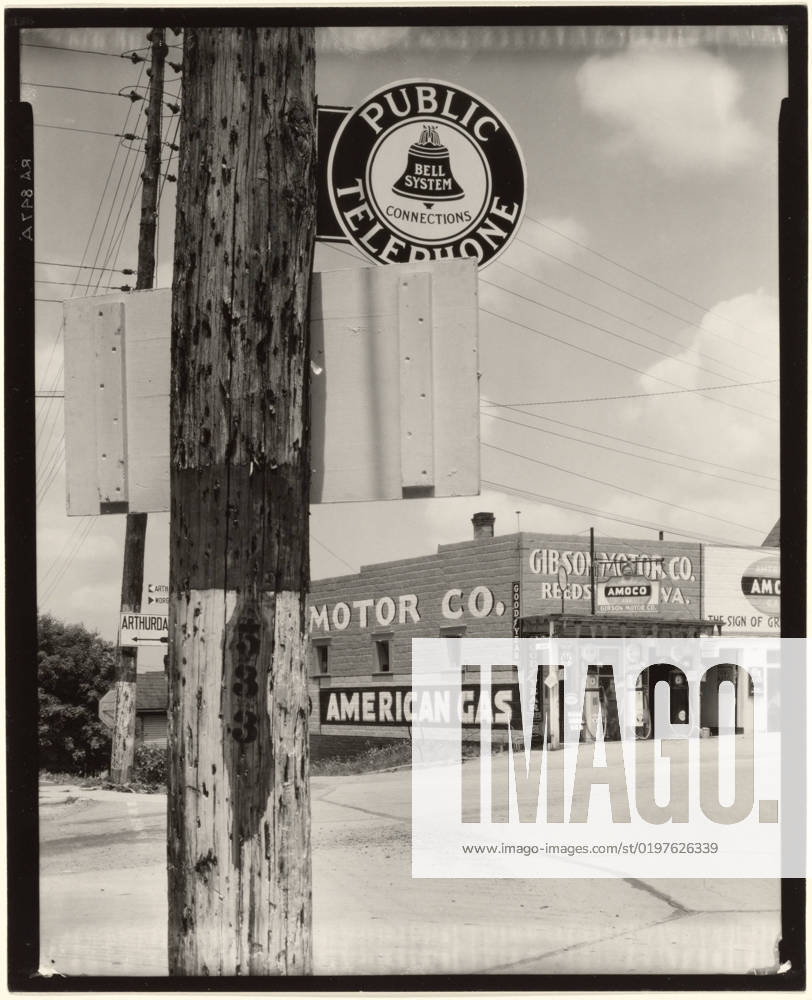 Highway Corner, Reedsville, West Virginia. Walker Evans (American, 1903 - 1975)