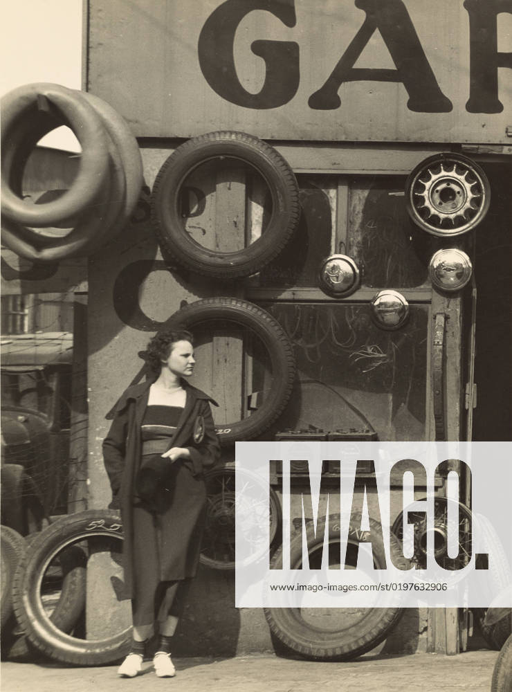 Garage in Southern City Outskirts Garage, Atlanta, Georgia. Walker Evans (American, 1903 - 1975)