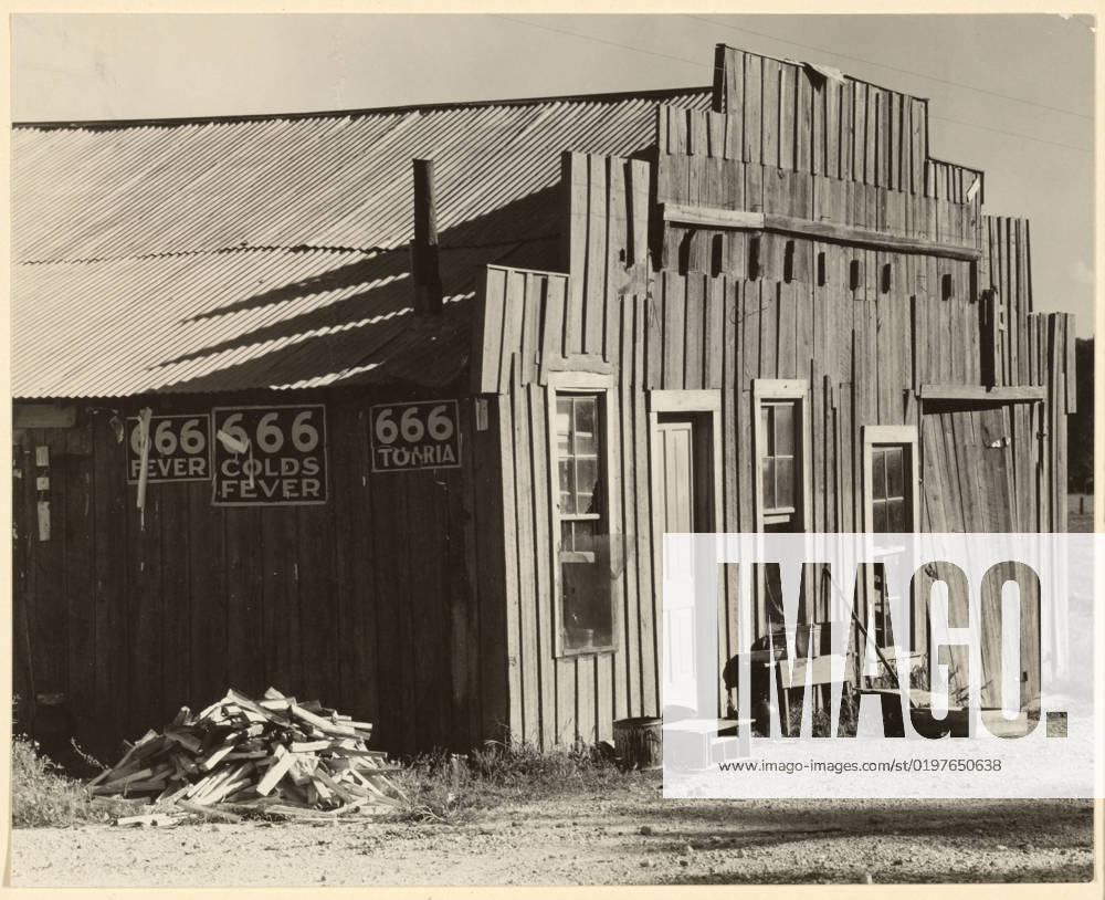 Tennessee Board-and-Batten. Walker Evans (American, 1903 - 1975)
