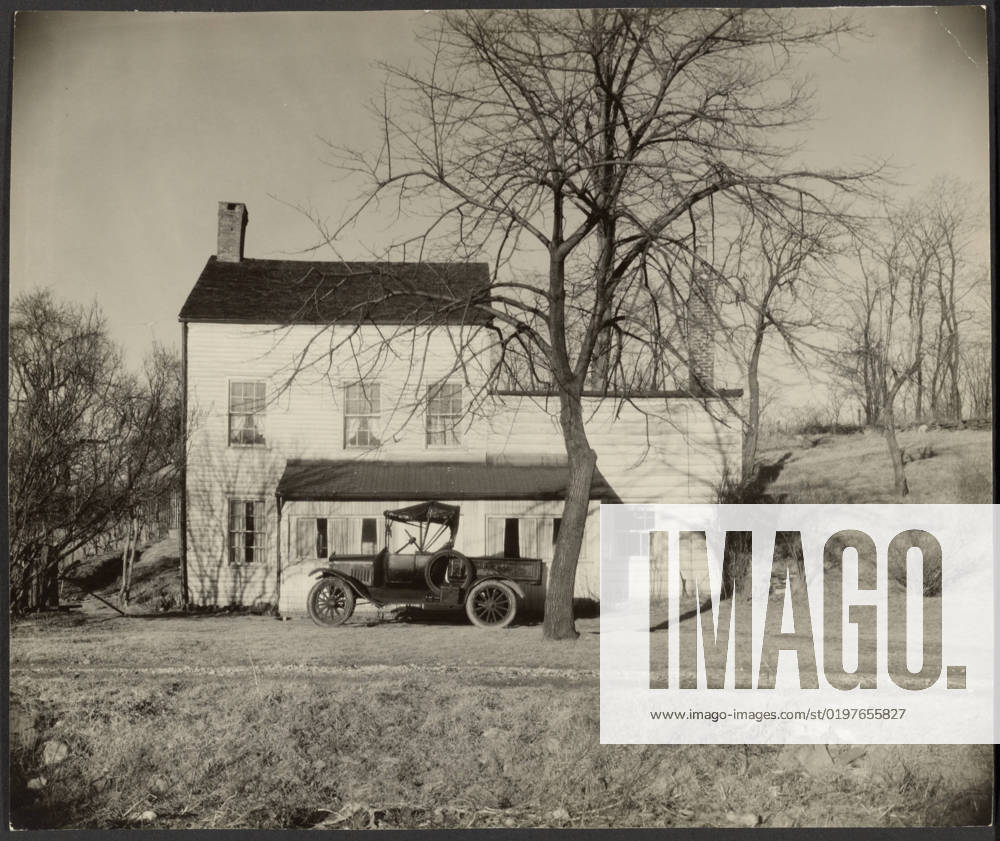 Westchester, New York, Farmhouse. Walker Evans (American, 1903 - 1975)