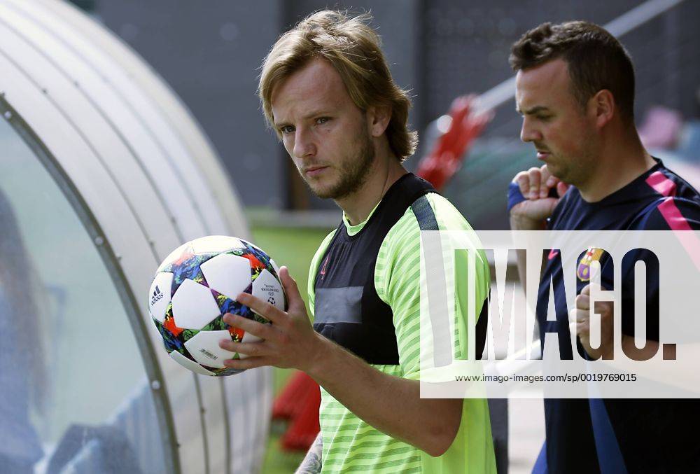 Aktuell Fußball, Champions League, Training FC Barcelona BARCELONA -05 mayo- ESPANA: Ivan Rakitic en el entrenamiento previo al partido de Liga de Campeones contra el Bayern Munich el 05 de mayo del 2015.