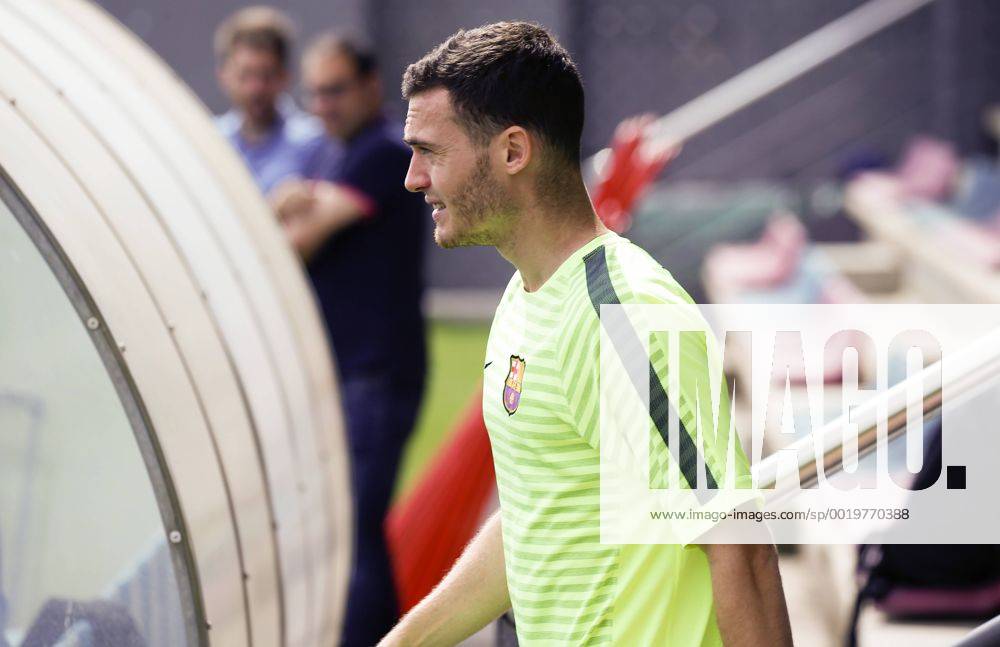 Barcelona, Spain - BARCELONA -may 05- SPAIN: Thomas Vermaelen in the training of FC Barcelona Barca before the Champions League match against Bayern Munic, on may 05, 2015. Photo: Joan Valls Urbanandsport Nurphoto Barcelona Training and press conference PK Pressekonferenz - ZUMAn230