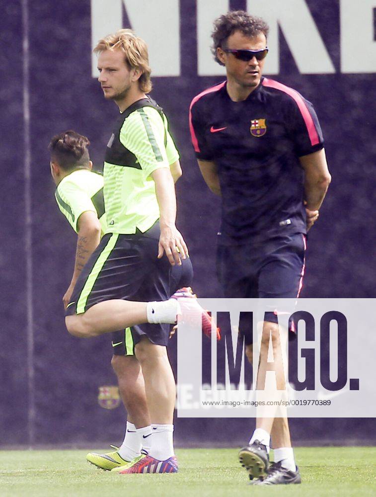 Barcelona, Spain - BARCELONA -may 05- SPAIN: Luis Enrique Martinez and Ivan Rakitic in the training of FC Barcelona Barca before the Champions League match against Bayern Munic, on may 05, 2015. Photo: Joan Valls Urbanandsport Nurphoto Barcelona Training and press conference PK Pressekonferenz - ZUMAn230