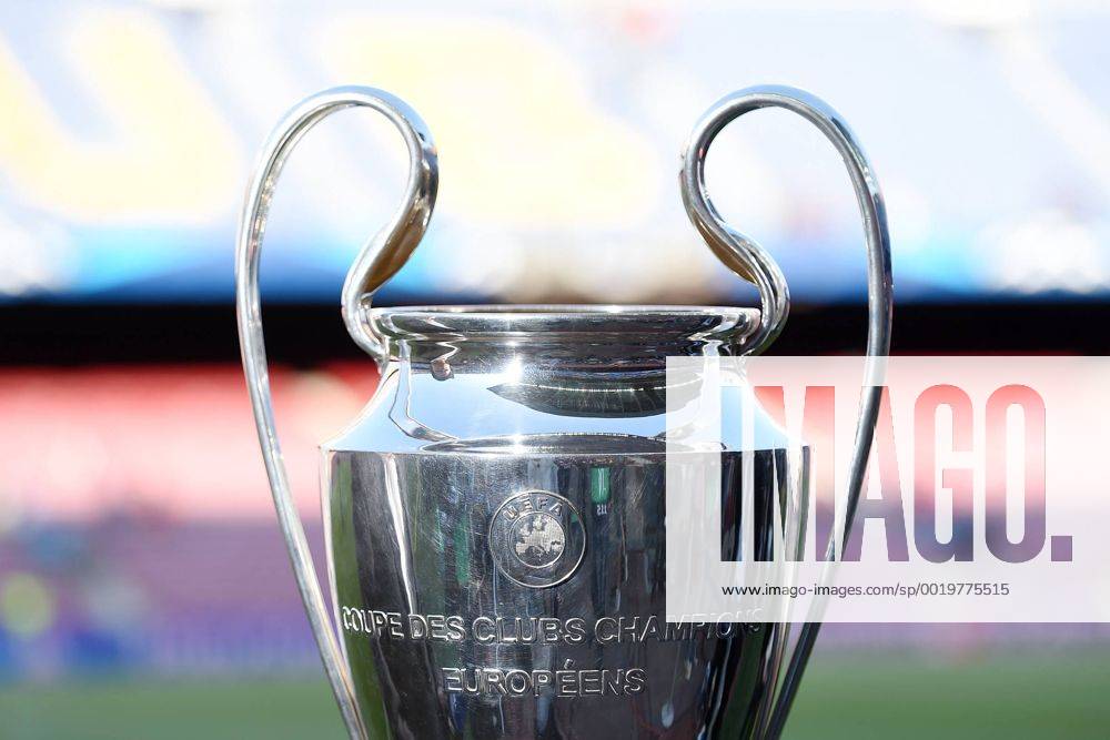 FUSSBALL CHAMPIONS LEAGUE SAISON 2014 2015 HALBFINAL HINSPIEL FC Barcelona Barca - FC Bayern Muenchen 06.05.2015 CHL Pokal im Stadion Nou Camp