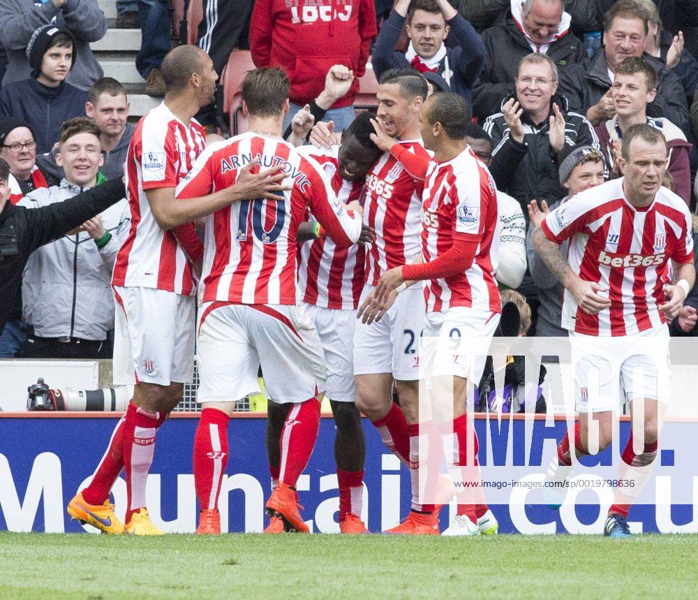 Stoke, England. Barclays Premier League. Stoke versus Tottenham Hotspur. Goal celebration after Stoke City striker Mame Diouf scores (3-0). xRolandxHarrisonx ActionPlus11619322