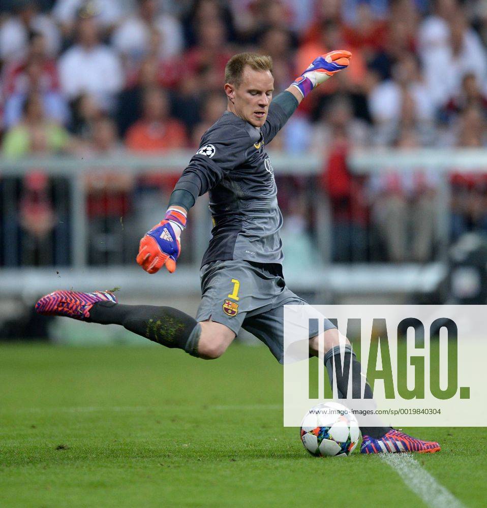 FUSSBALL CHAMPIONS LEAGUE SAISON 2014 2015 HALBFINALE RUECKSPIEL FC Bayern Muenchen - FC Barcelona Barca 12.05.2015 Torwart Marc Andre ter Stegen (Barca)